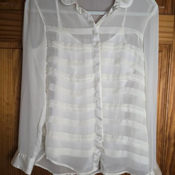 Elle Tops - Elle Cream Satin Peter Pan collar button down shirt Size Small